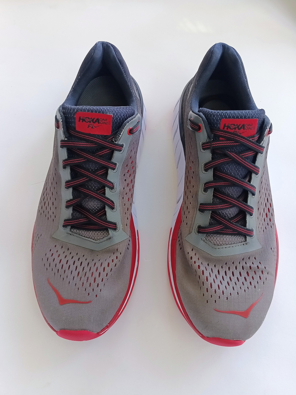 Hoka One One Men’s Grey & Red Performance Running Shoes Size 7.5